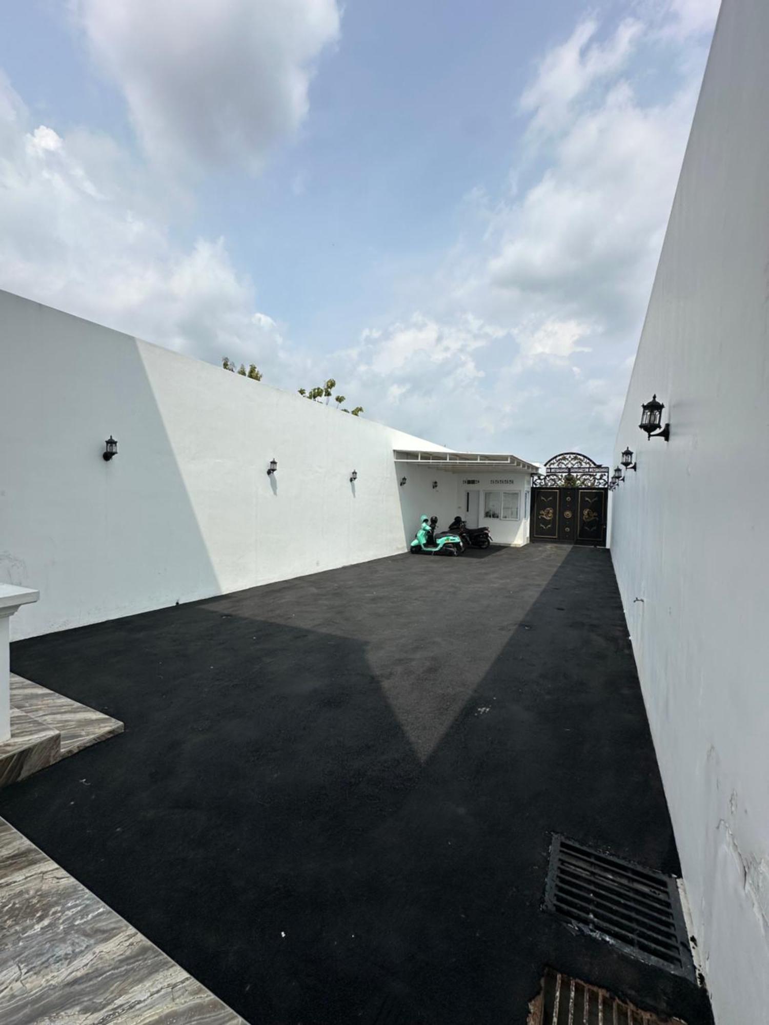 Villa Rumah Putih Jogja Yogyakarta Exterior photo